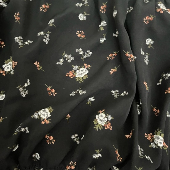 Black cropped long sleeve - Picture 3 of 3